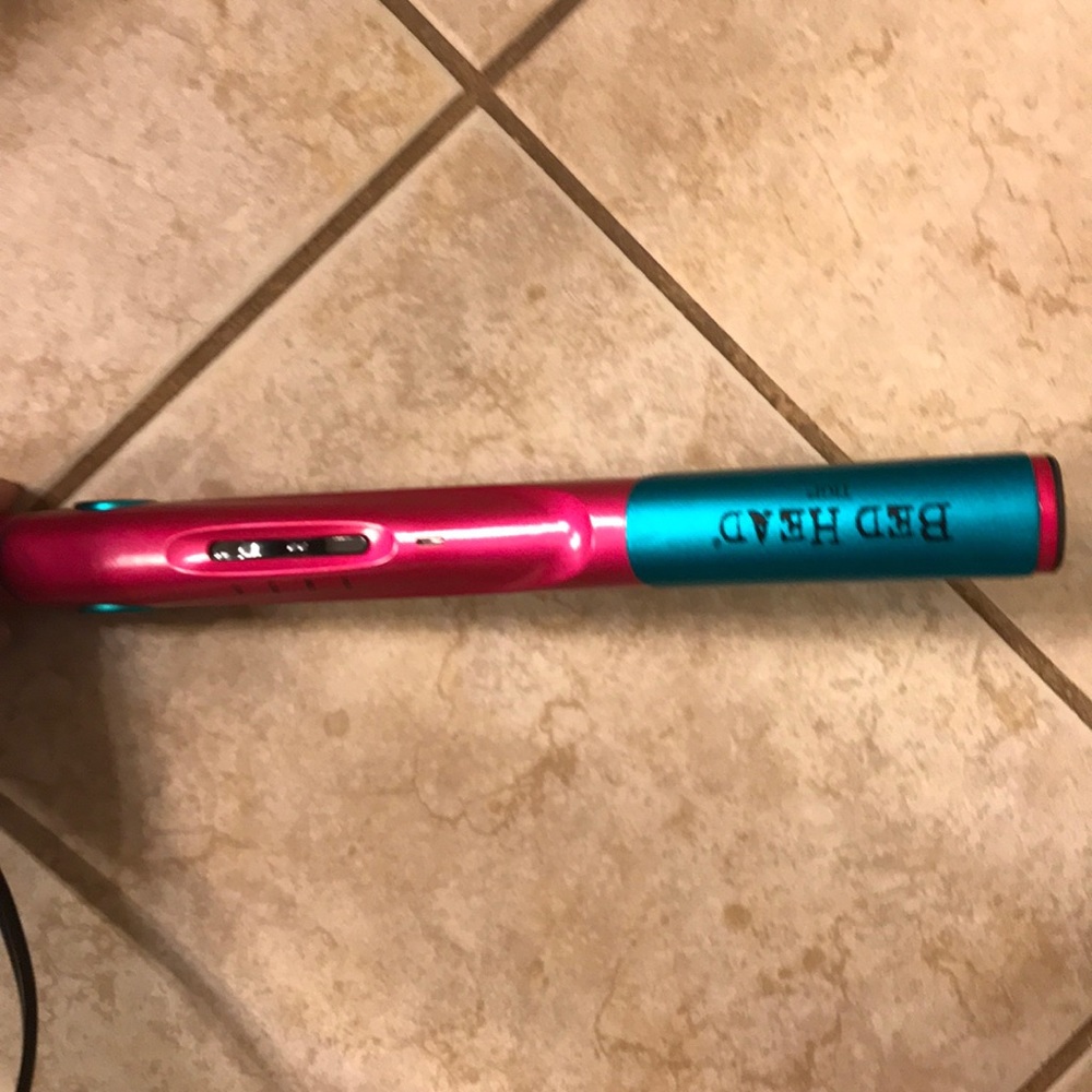 Bed head crimper